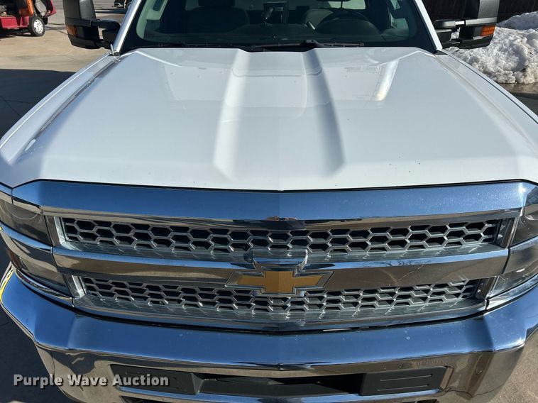 image for item MO9160 2019 Chevrolet Silverado 3500HD box truck