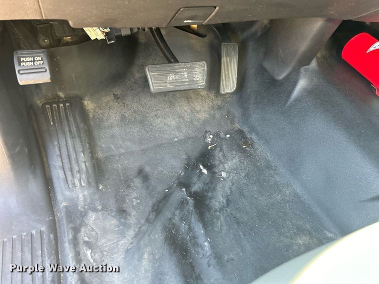 image for item MO9160 2019 Chevrolet Silverado 3500HD box truck