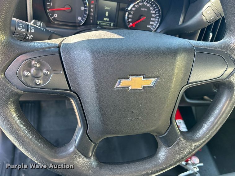 image for item MO9160 2019 Chevrolet Silverado 3500HD box truck