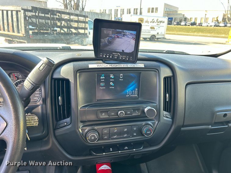 image for item MO9160 2019 Chevrolet Silverado 3500HD box truck