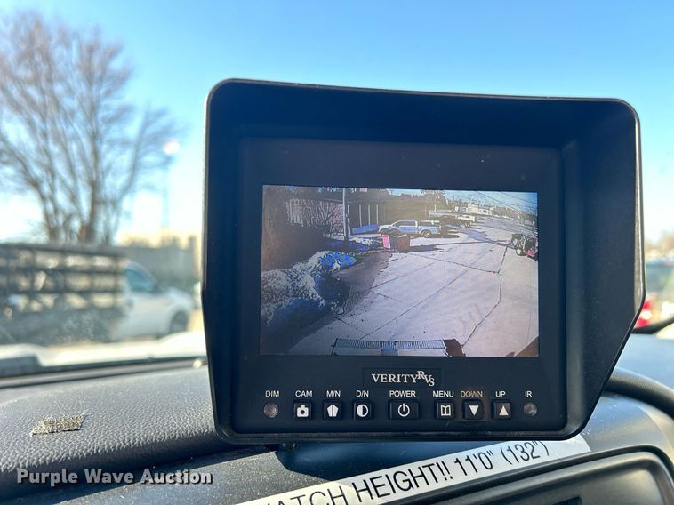 image for item MO9160 2019 Chevrolet Silverado 3500HD box truck