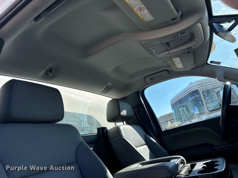 image for item MO9160 2019 Chevrolet Silverado 3500HD box truck