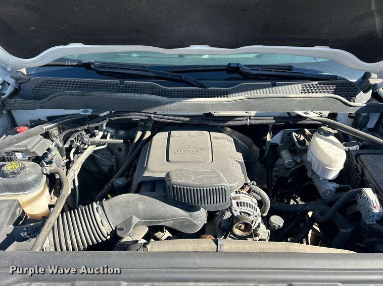 image for item MO9160 2019 Chevrolet Silverado 3500HD box truck