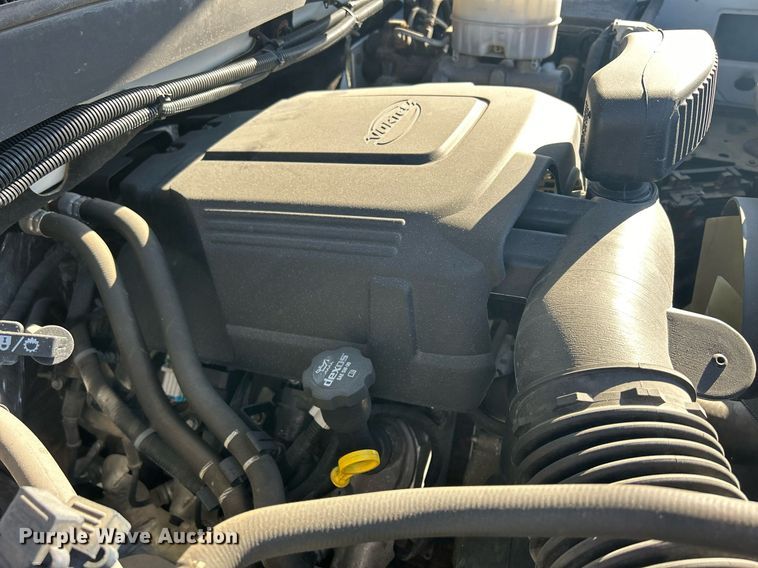 image for item MO9160 2019 Chevrolet Silverado 3500HD box truck