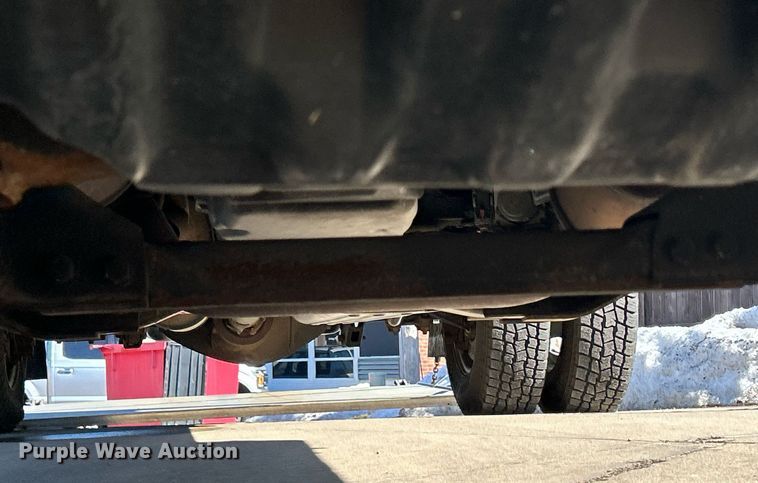 image for item MO9160 2019 Chevrolet Silverado 3500HD box truck