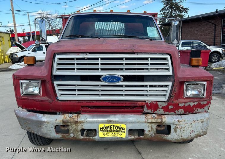 image for item MO9162 1992 Ford F700 dump flatbed truck