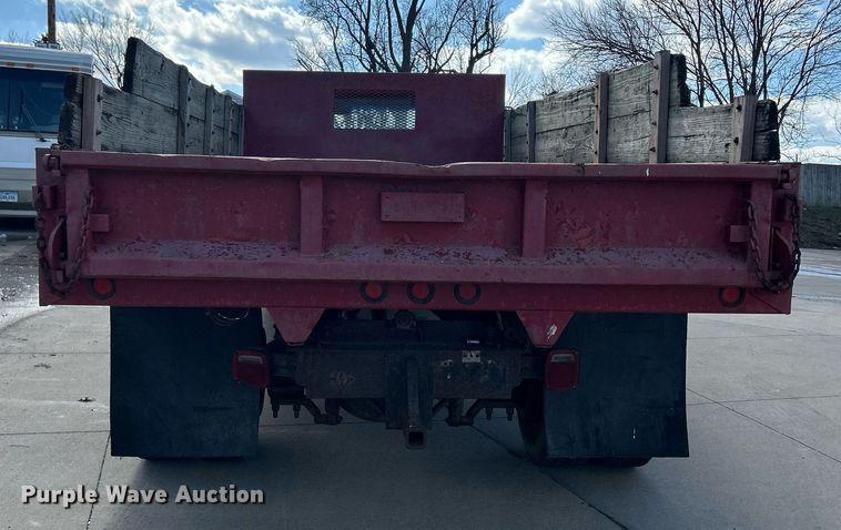 image for item MO9162 1992 Ford F700 dump flatbed truck