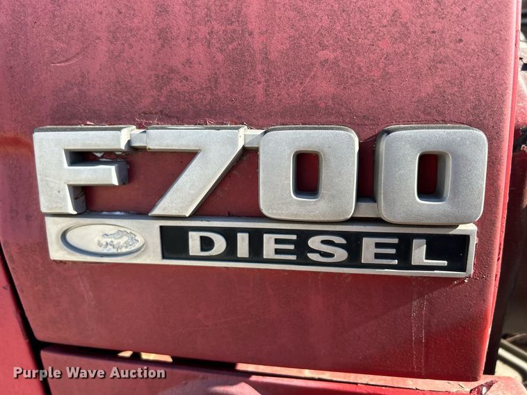 image for item MO9162 1992 Ford F700 dump flatbed truck