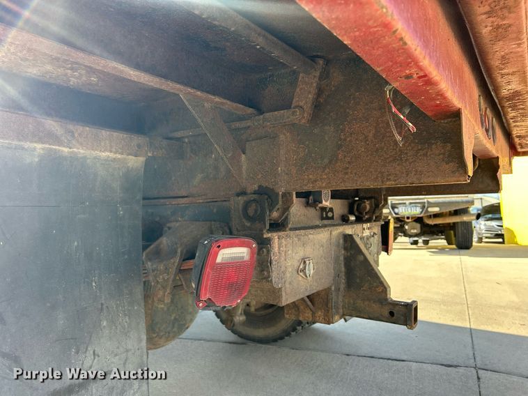 image for item MO9162 1992 Ford F700 dump flatbed truck