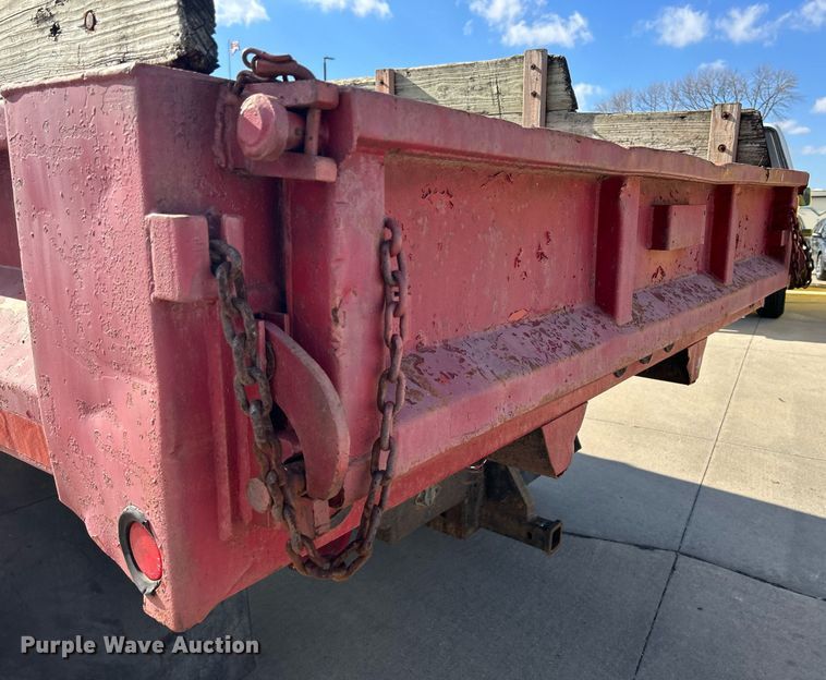 image for item MO9162 1992 Ford F700 dump flatbed truck