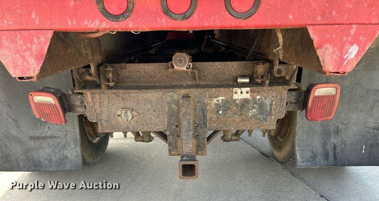 image for item MO9162 1992 Ford F700 dump flatbed truck