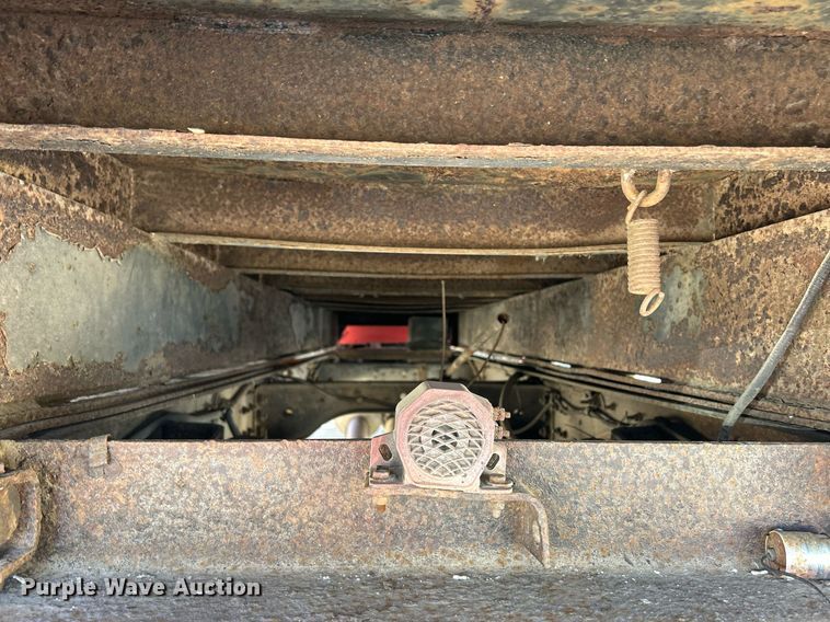 image for item MO9162 1992 Ford F700 dump flatbed truck