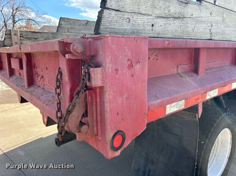 image for item MO9162 1992 Ford F700 dump flatbed truck
