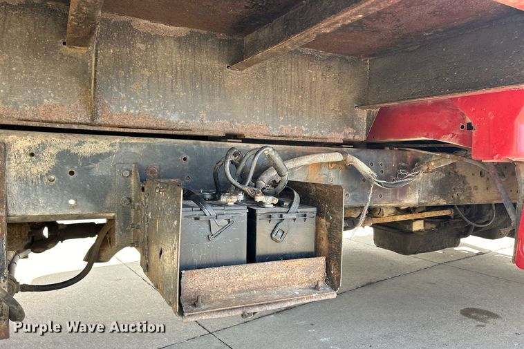 image for item MO9162 1992 Ford F700 dump flatbed truck