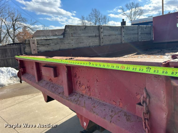 image for item MO9162 1992 Ford F700 dump flatbed truck