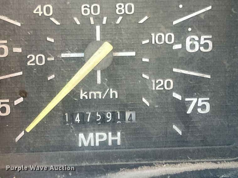 image for item MO9162 1992 Ford F700 dump flatbed truck