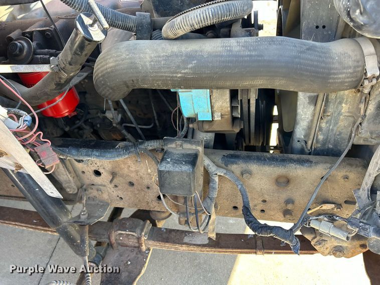 image for item MO9162 1992 Ford F700 dump flatbed truck