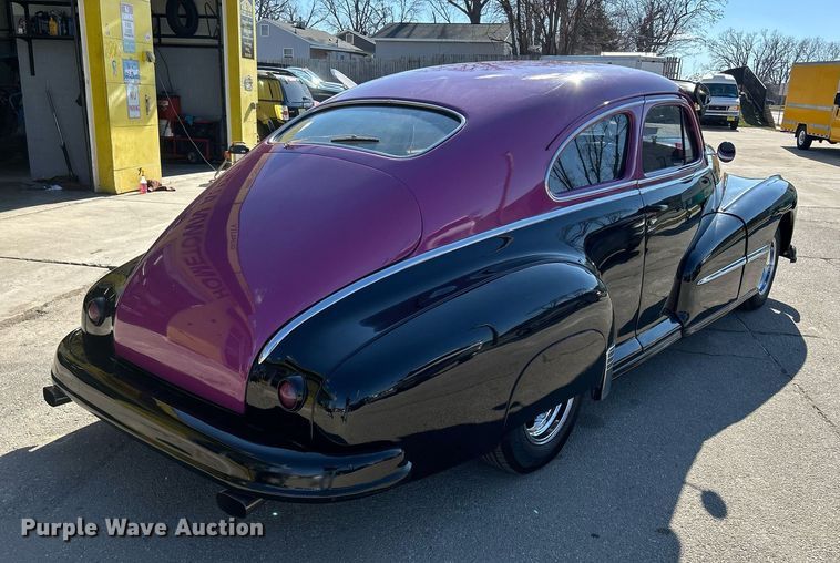 image for item MO9164 1948 Pontiac Silver Streak 