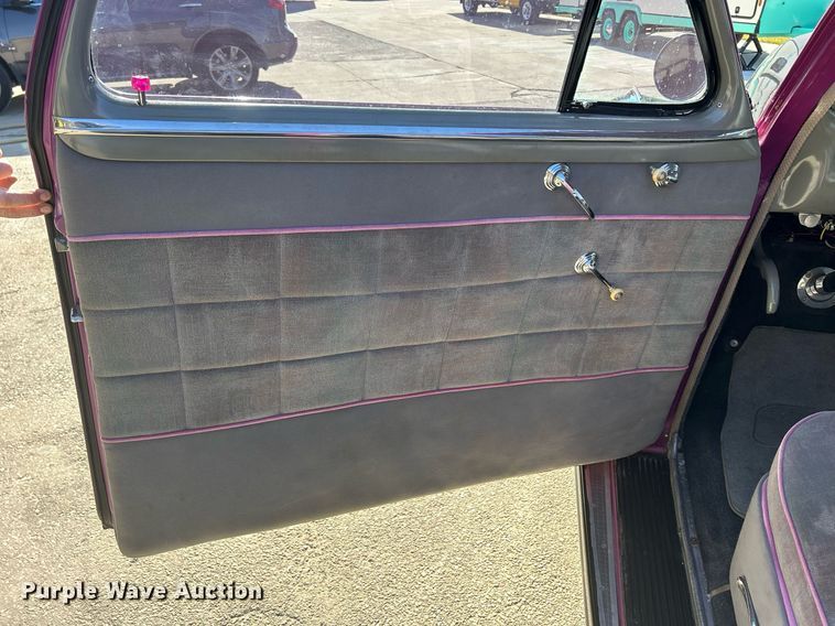 image for item MO9164 1948 Pontiac Silver Streak 