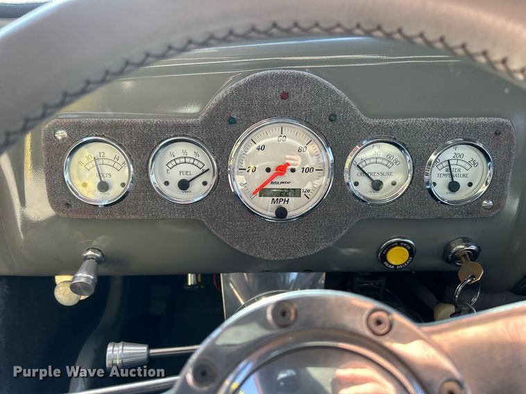 image for item MO9164 1948 Pontiac Silver Streak 