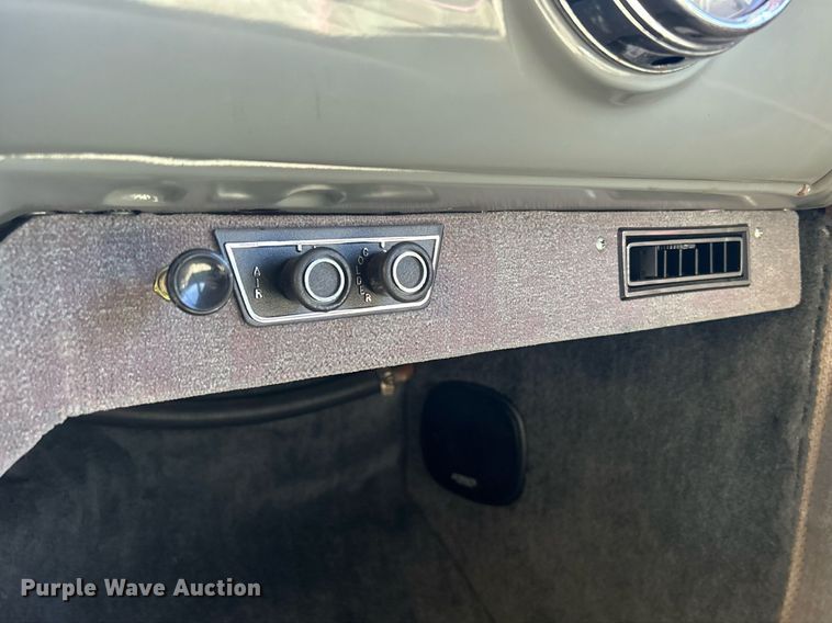 image for item MO9164 1948 Pontiac Silver Streak 