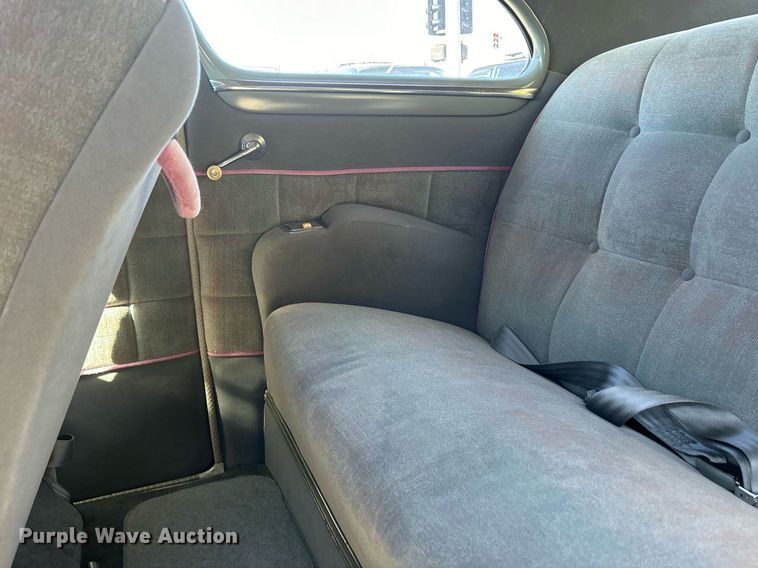 image for item MO9164 1948 Pontiac Silver Streak 