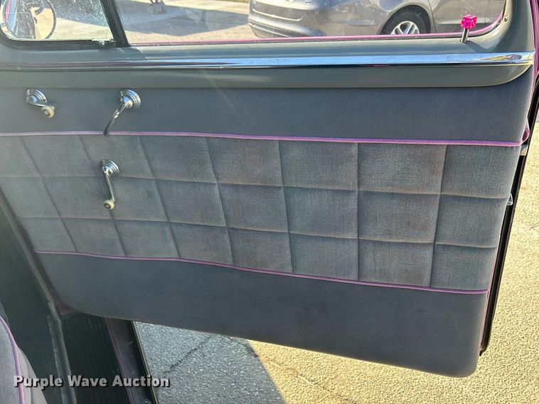 image for item MO9164 1948 Pontiac Silver Streak 