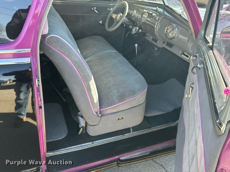 image for item MO9164 1948 Pontiac Silver Streak 