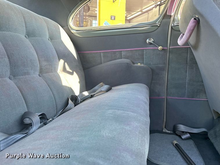 image for item MO9164 1948 Pontiac Silver Streak 