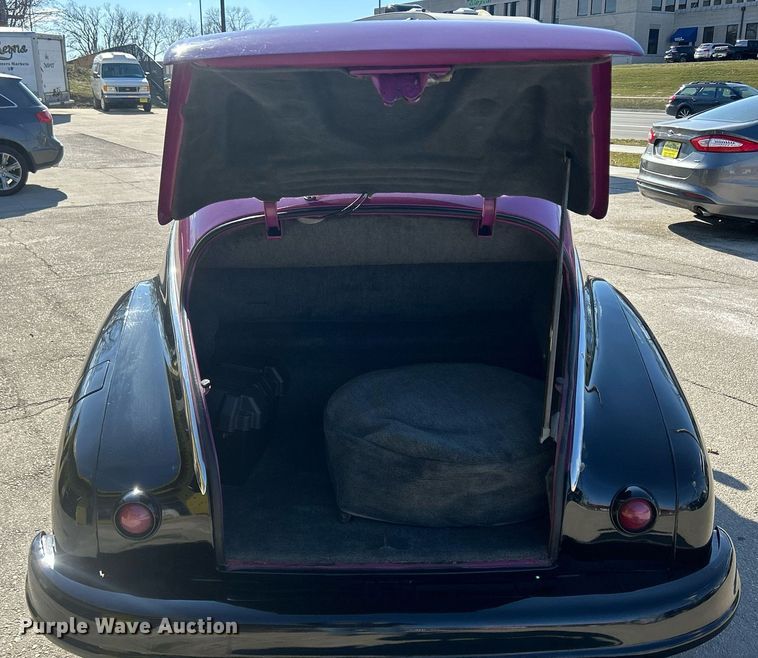 image for item MO9164 1948 Pontiac Silver Streak 