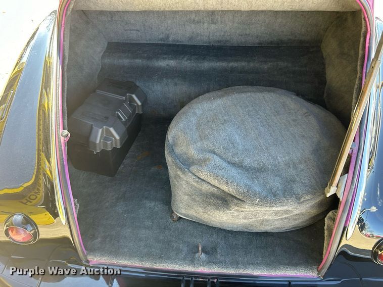 image for item MO9164 1948 Pontiac Silver Streak 