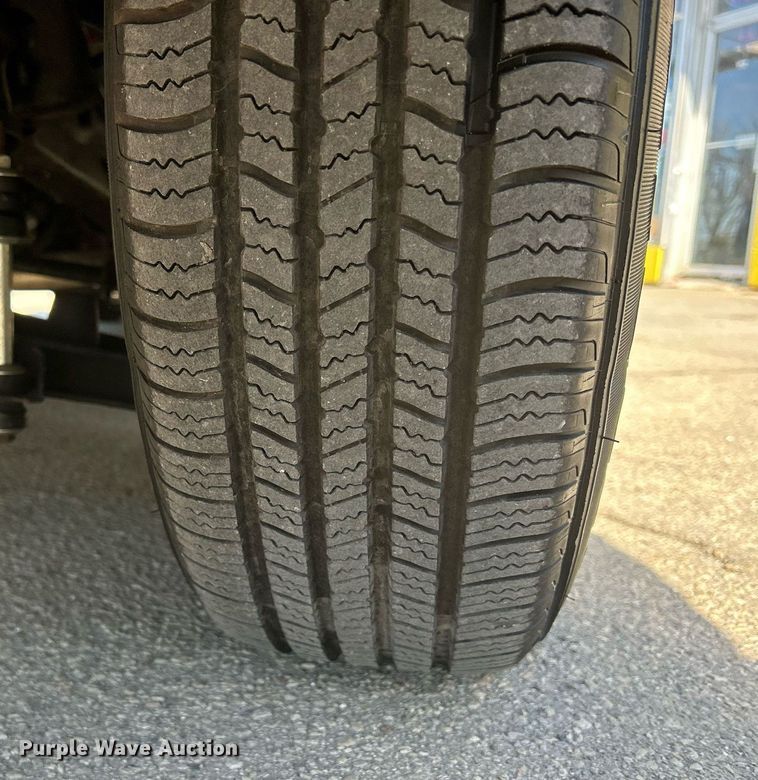 image for item MO9164 1948 Pontiac Silver Streak 