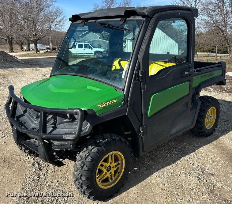 image for item MO9172 2018 John Deere XUV 835M utility vehicle
