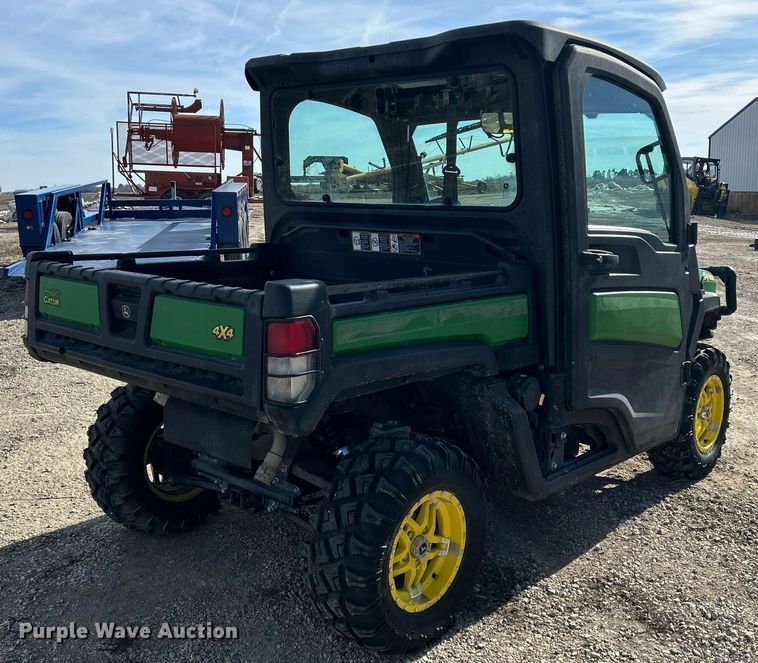 image for item MO9172 2018 John Deere XUV 835M utility vehicle