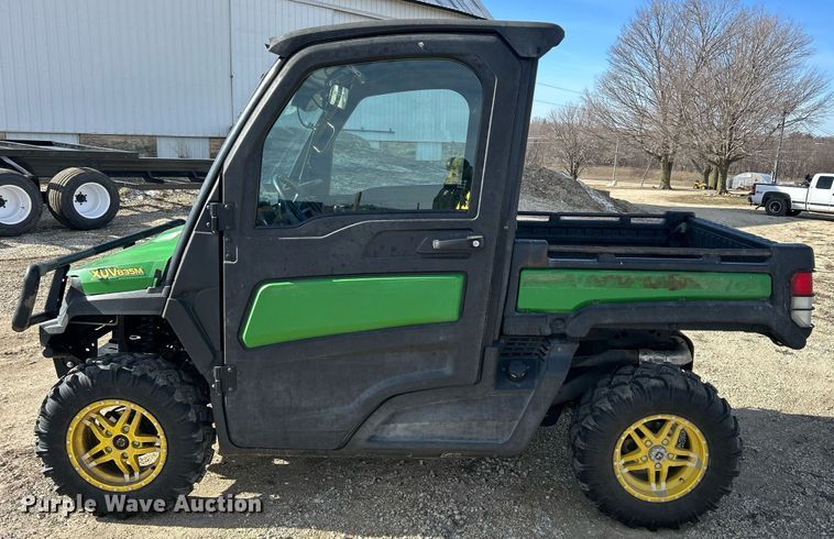 image for item MO9172 2018 John Deere XUV 835M utility vehicle