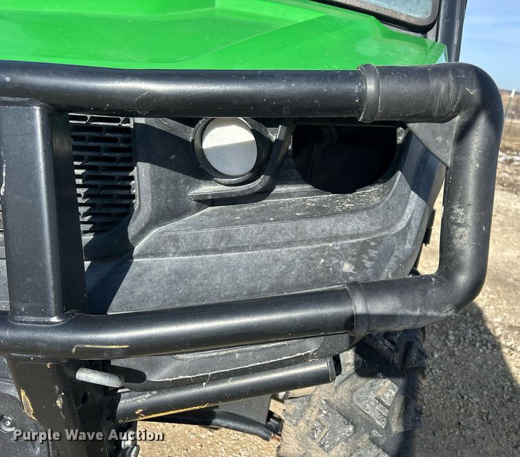 image for item MO9172 2018 John Deere XUV 835M utility vehicle