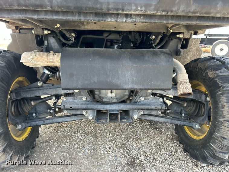 image for item MO9172 2018 John Deere XUV 835M utility vehicle