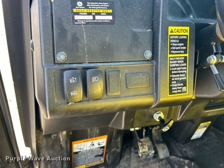 image for item MO9172 2018 John Deere XUV 835M utility vehicle