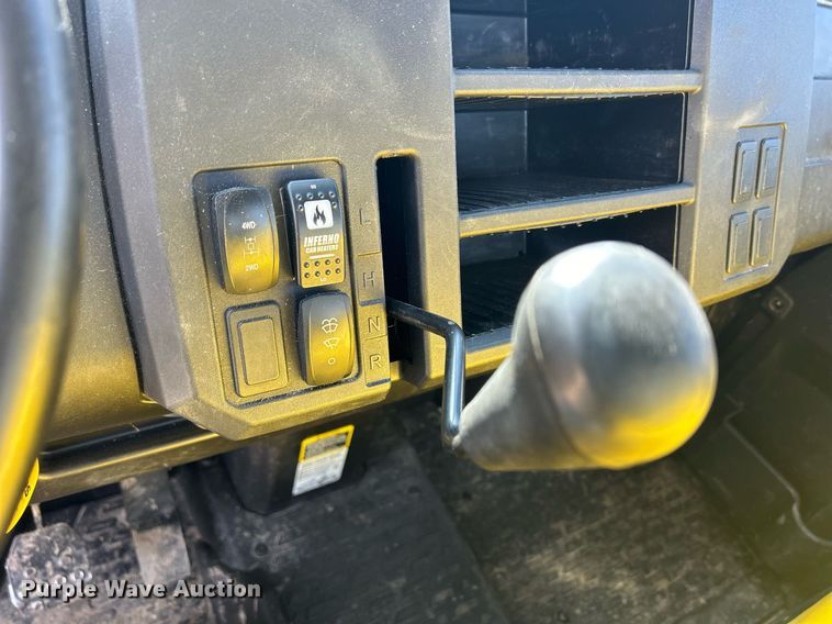 image for item MO9172 2018 John Deere XUV 835M utility vehicle