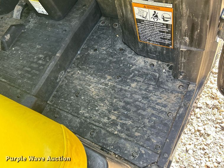 image for item MO9172 2018 John Deere XUV 835M utility vehicle