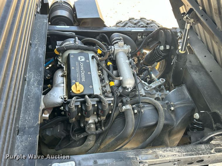 image for item MO9172 2018 John Deere XUV 835M utility vehicle