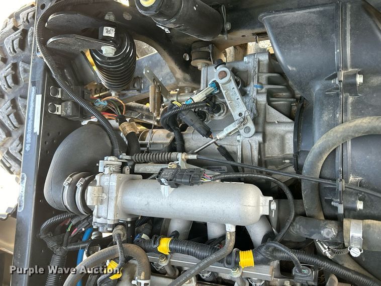 image for item MO9172 2018 John Deere XUV 835M utility vehicle