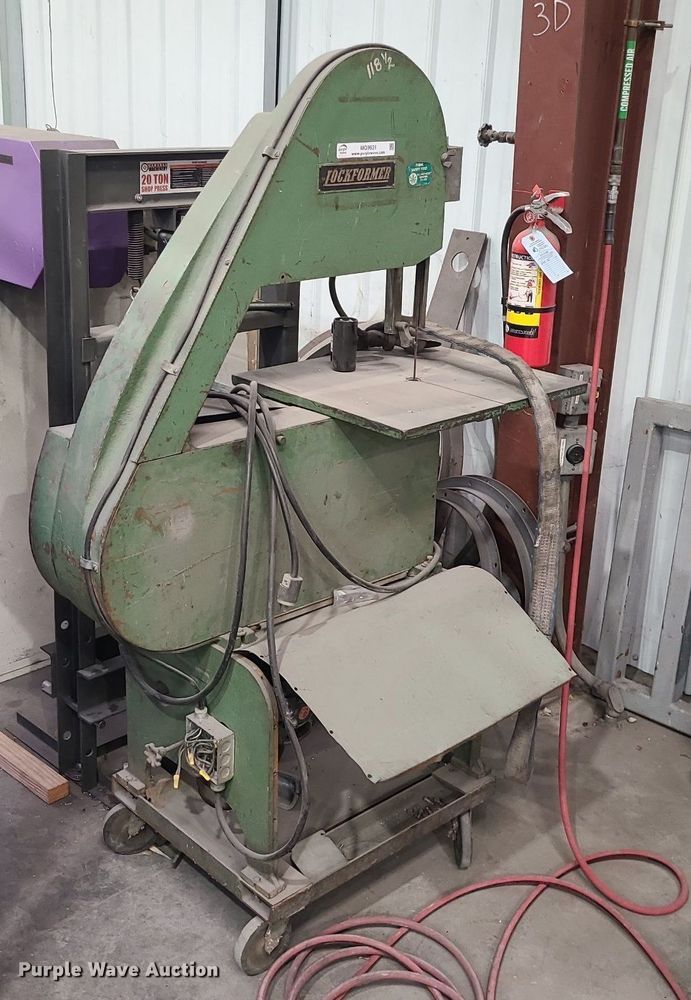 image for item MQ9631 Lockformer 24S bandsaw  