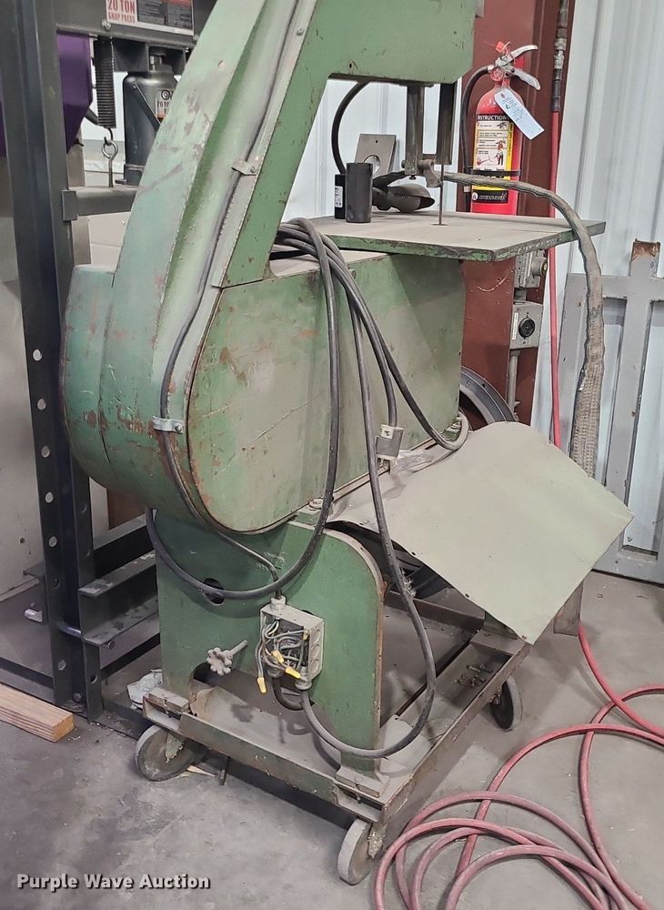 image for item MQ9631 Lockformer 24S bandsaw  