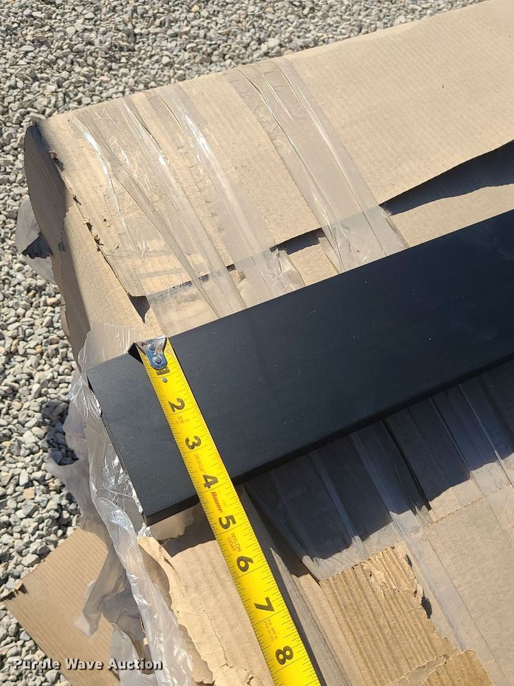 image for item MQ9634 Approximately 120 pieces of aluminum square tubing 