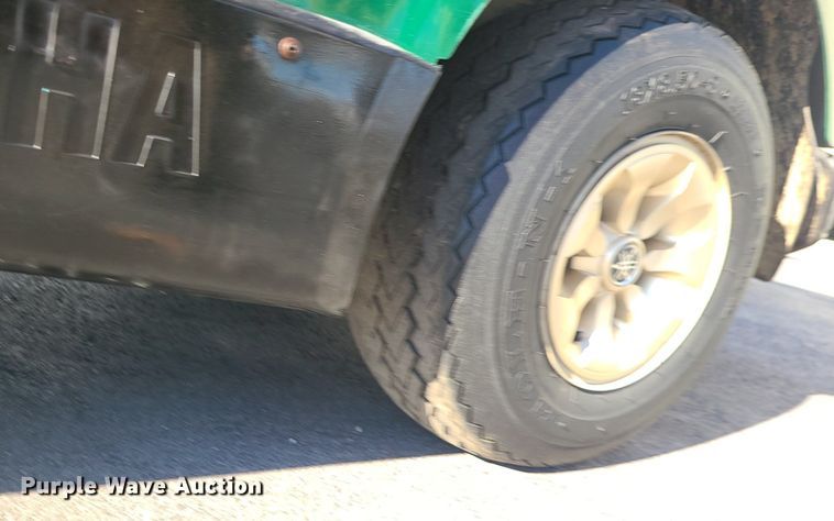 image for item MQ9664 2008 Yamaha YDRA golf cart