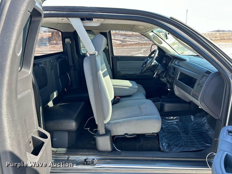 image for item NE9730 2010 Dodge Dakota Ext. Cab pickup truck