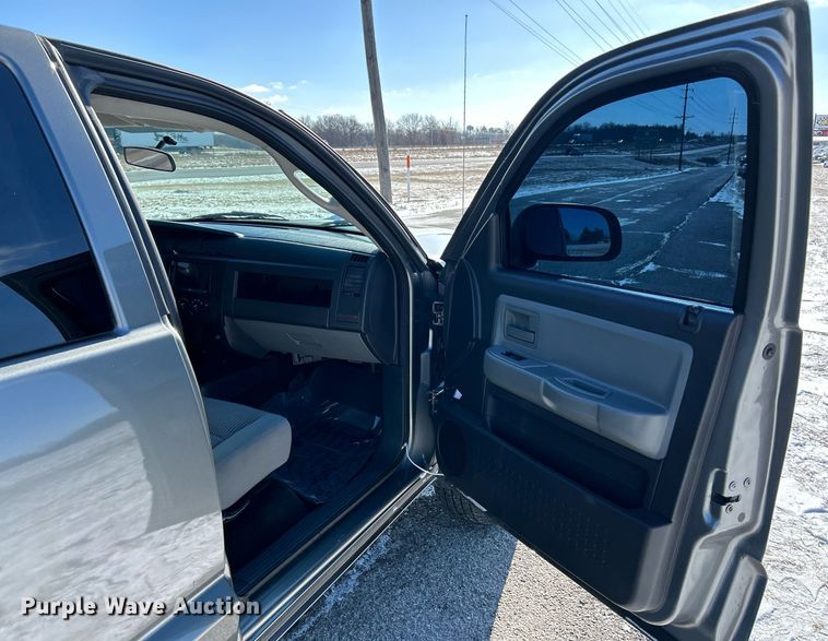 image for item NE9730 2010 Dodge Dakota Ext. Cab pickup truck