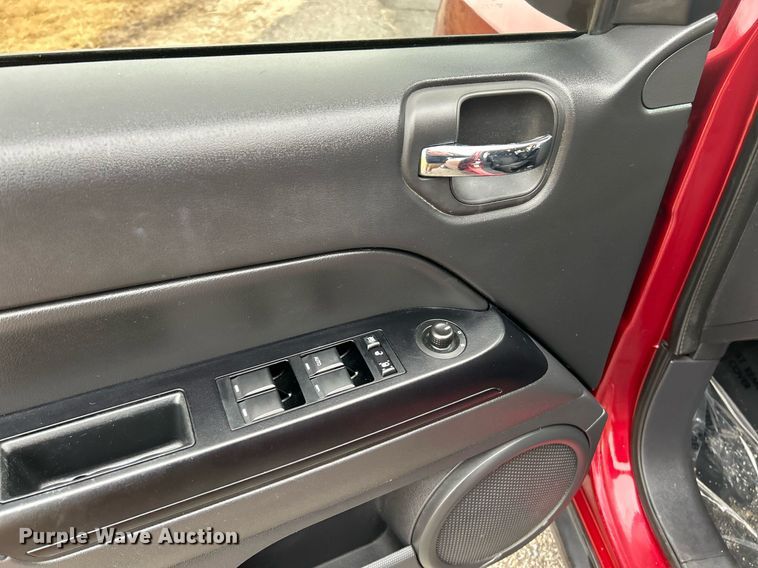 image for item NE9767 2012 Jeep Compass SUV