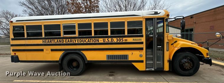 image for item NF9275 2005 Blue Bird Vision school bus